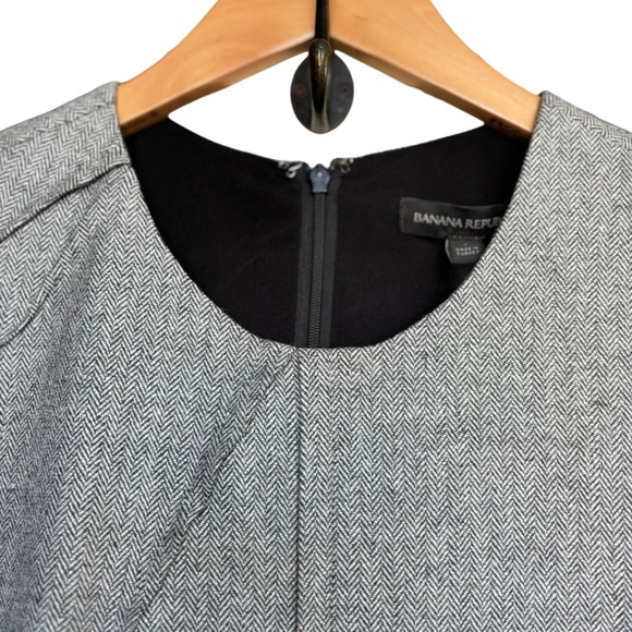 Banana Republic | Women's Pleat Neck Flannel Dress - Picture 3 of 15